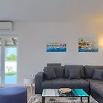 Victoria Istra Heated Pool Fenced Garden Villa *