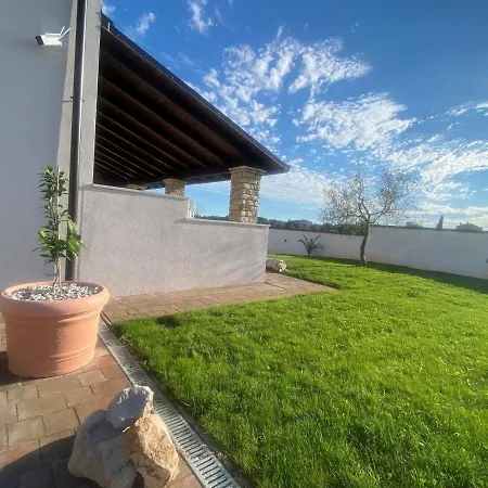 Victoria Istra Heated Pool Fenced Garden Villa